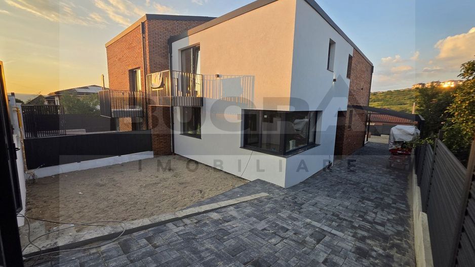 Casa cuplata semifinisata, 5 camere, 240mp, zona Dezmir - Poză 5