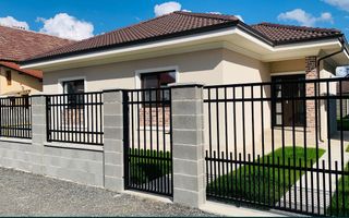 Casa Parter Sanmihaiul Roman,4 Camere,2 Bai,Terasa Acoperita,Toate Utilitatile - Poză 1