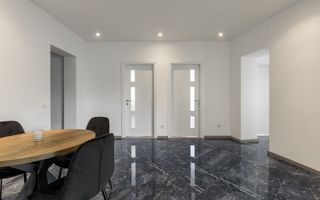 De vanzare apartament stradal Bd. Magheru - Poză 3