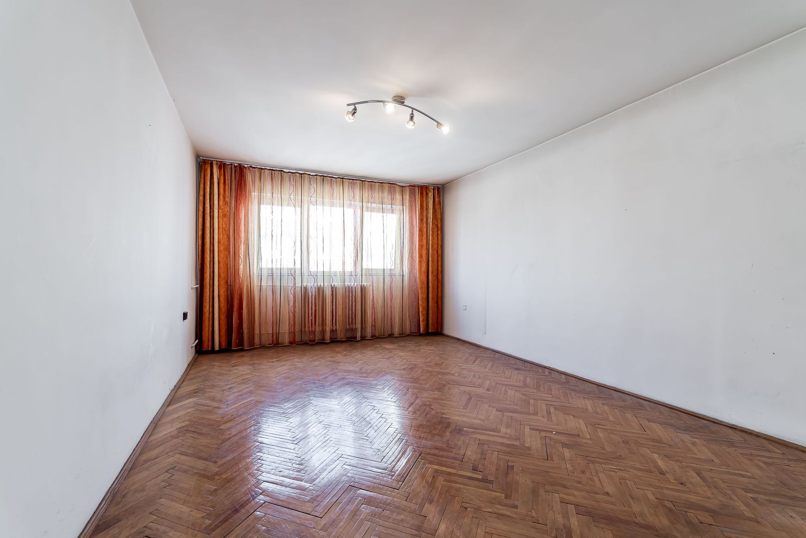 Apartament spatios cu 2 camere decomandat la etajul 3 Comision 0 - Poză 1