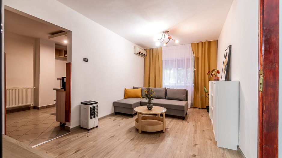 Apartament 4 camere la parter, acces direct din stradă in Micalaca - Poză 1