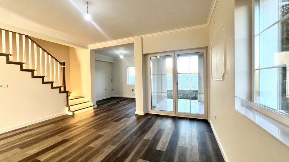 Duplex premium în Moșnița Nouă, separat prin camera tehnică, P+ 1 etaj - Poză 1