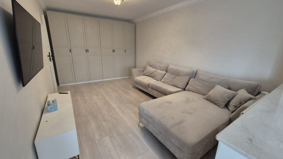Apartamnent decomandat cu 3 camere, Sector 6 - Poză 1