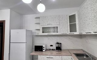 Apartament cu 3 camere – 13 Decembrie, Coresi la 5 minute pe jos. - Poză 3