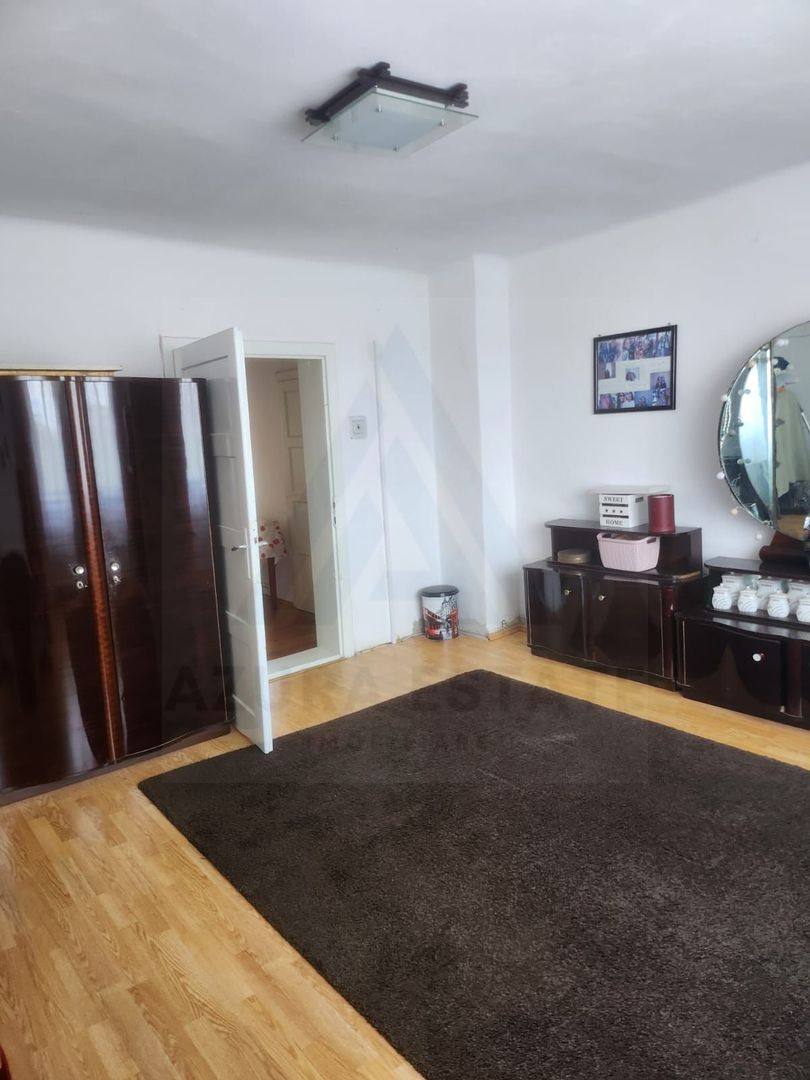 Casa individuala 3 camere renovata recent teren 803 mp in Agnita - Poză 4