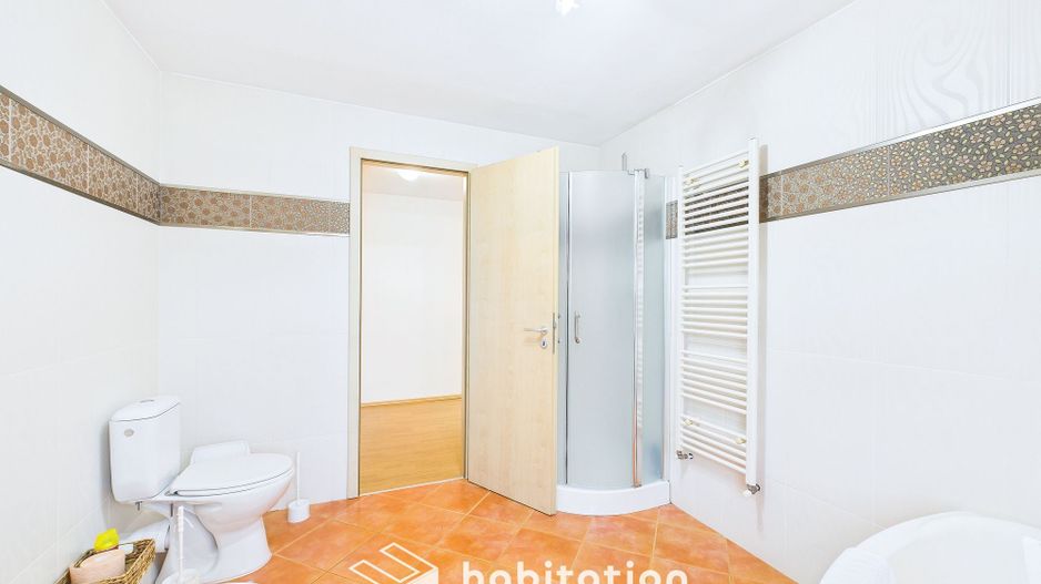 Casă individuală cu spațiu amplu și liniște absolută în Ghiroda - Poză 16