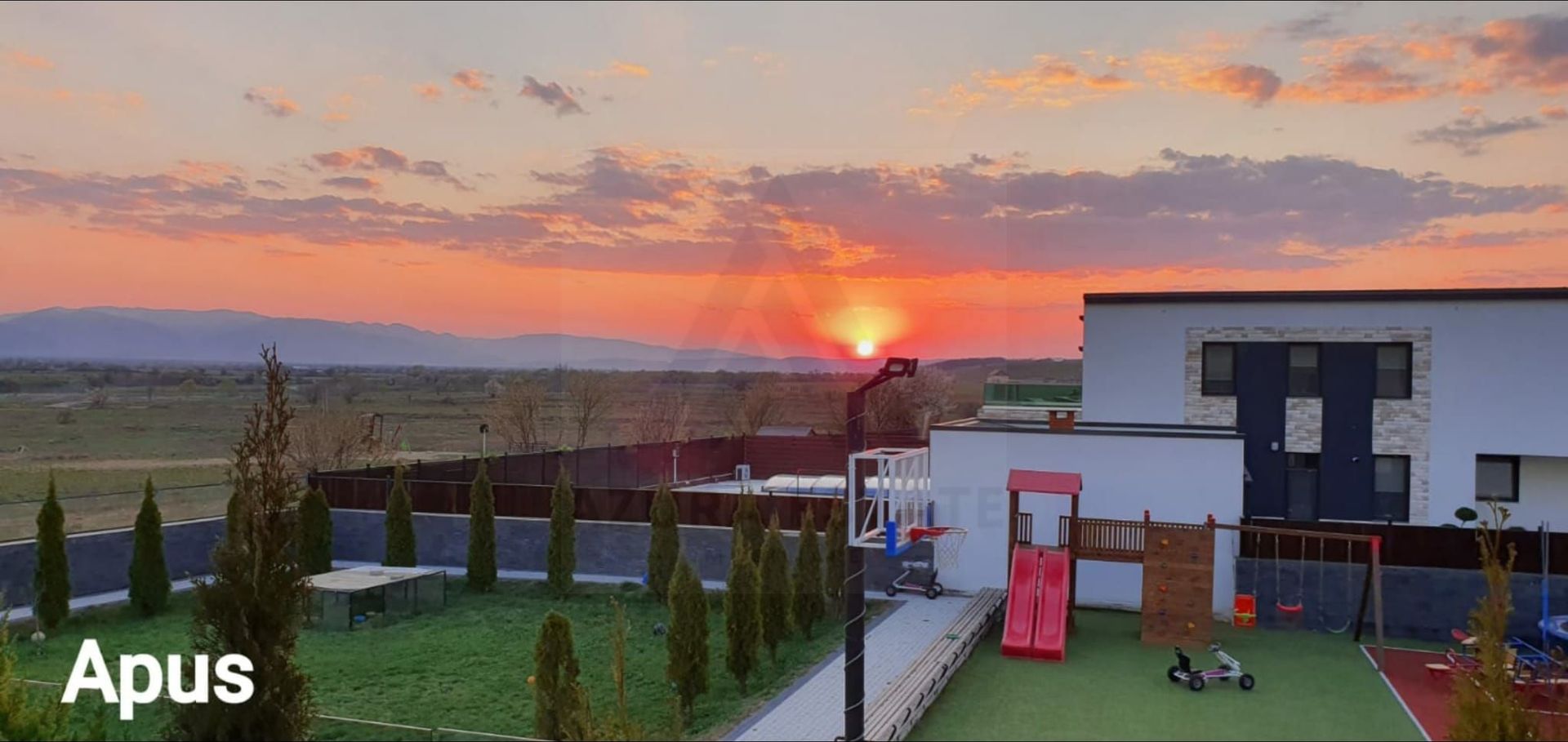 Vila ultrafinisata 550 mp utili si 2000 mp teren amenajat in Sibiu - Poză 23