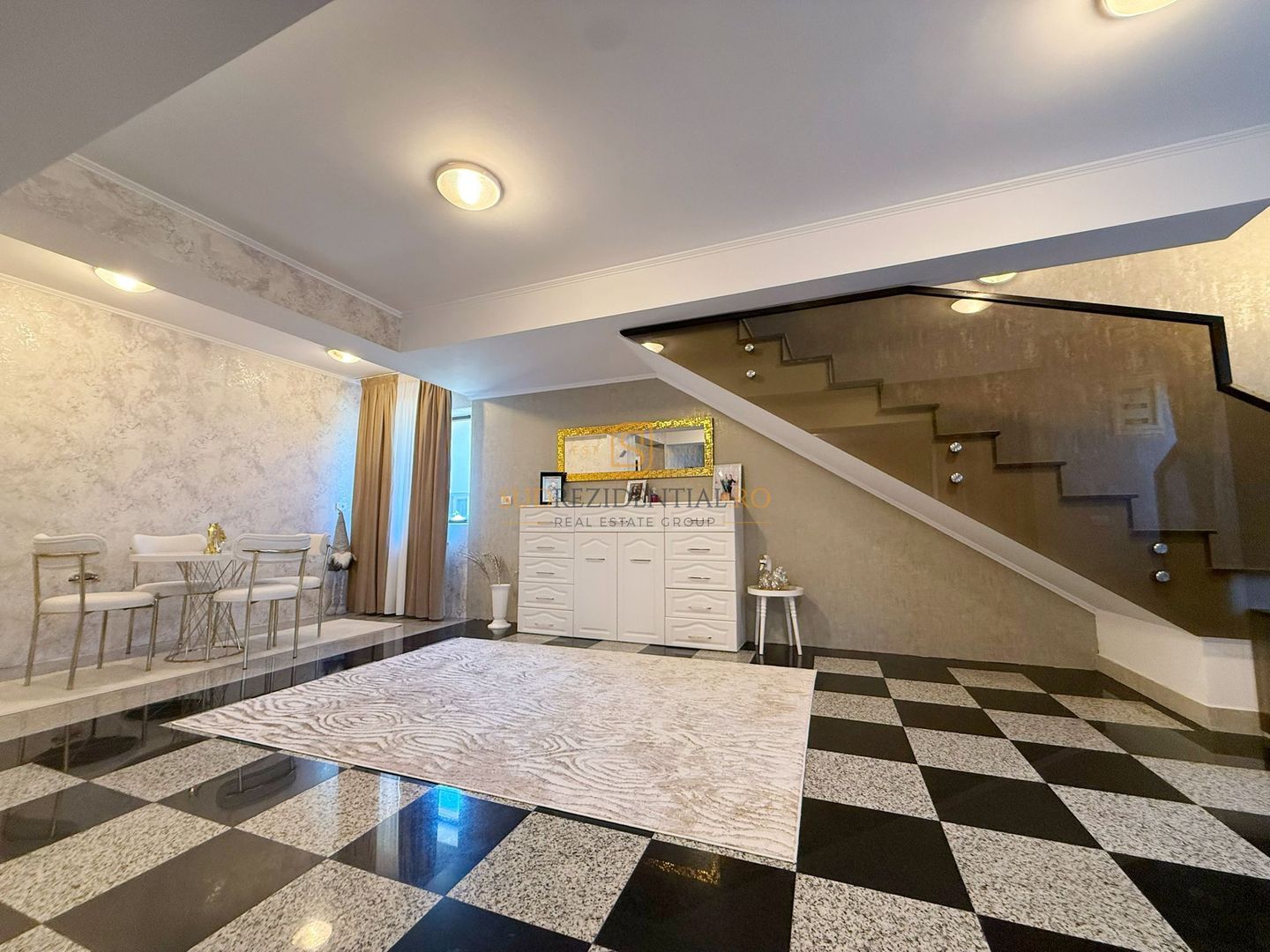 Vila mobilata si utilata, 6 camere, 3 bai, Teren 462 mp - Poză 14
