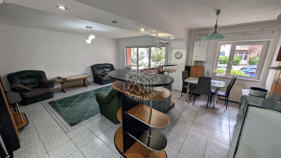 Apartament 4 camere 100 mp-balcon-parcare-beci-Central - Poză 1