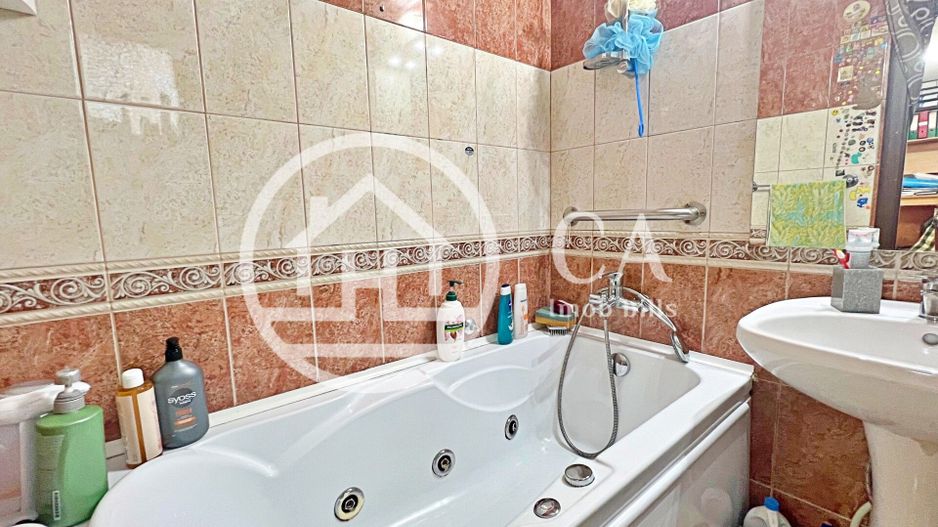 Apartament cu 3 camere de vânzare B-dul Magheru, Oradea - Poză 11