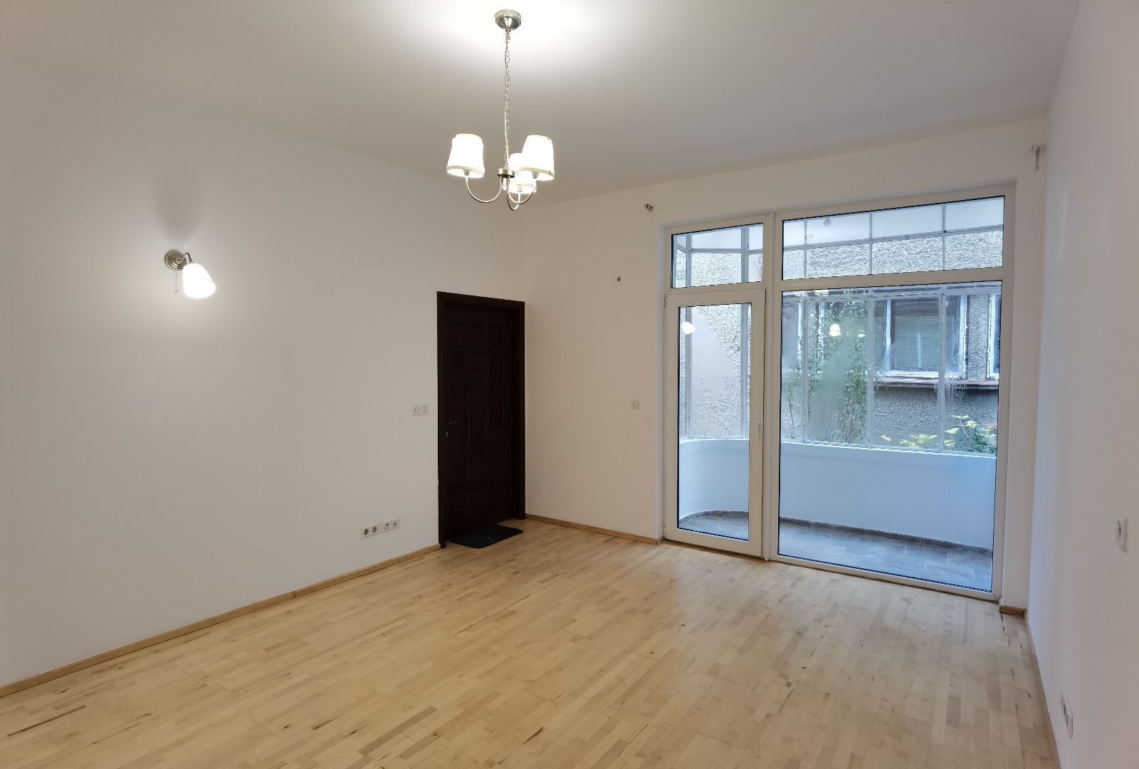 De vanzare apartament 3 camere in vila, in Cotroceni - Poză 1