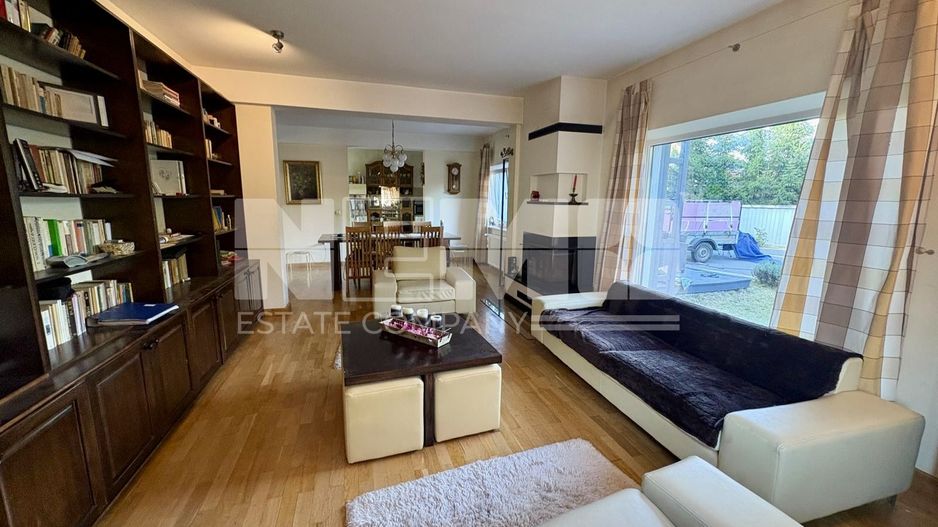 CASĂ TIP DUPLEX | ÎNTR-O ZONĂ LINIȘTITĂ | 6 CAMERE | RĂDĂUȚI - Poză 7