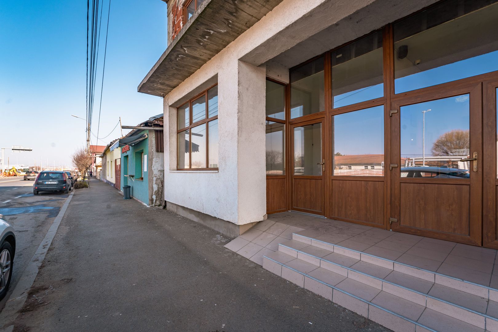 Spațiu multifuncțional în Pârneava. - Poză 1