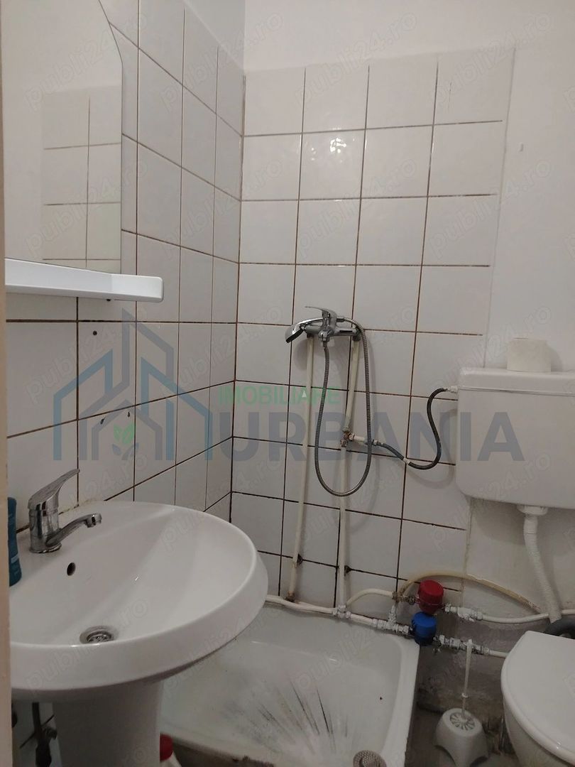 Garsonieră de închiriat în zona Nicolina, în spatele Hotelului Victoria - Poză 2