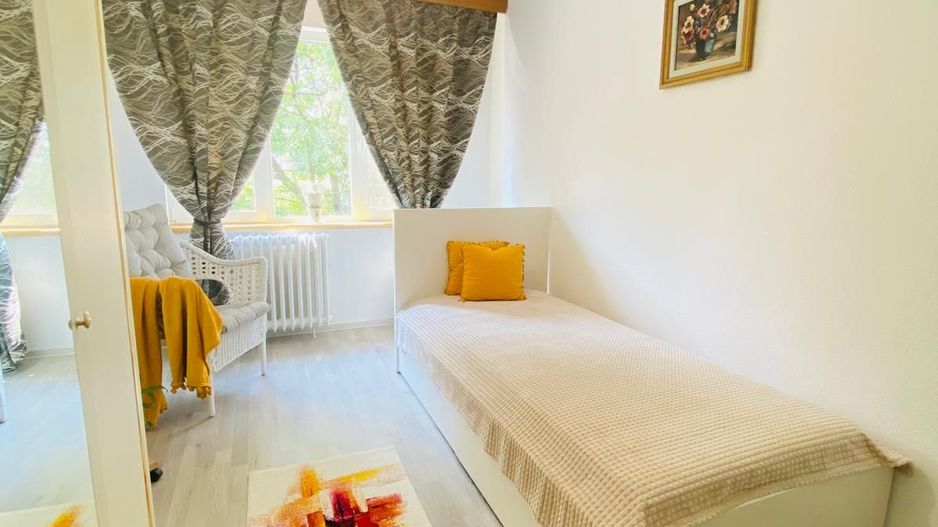 Berceni Grand Arena, renovat, mobilat, utilat modern, pretabil familie - Poză 4