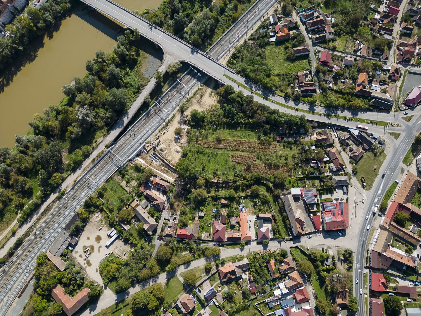 Casă individuală pe un nivel cu 5 camere, Lipova - Poză 4