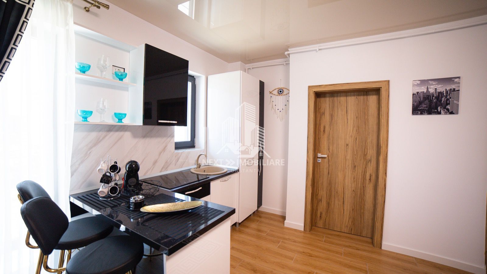 Apartament prima linie la mare, et.3 mobilat si utilat - Poză 13