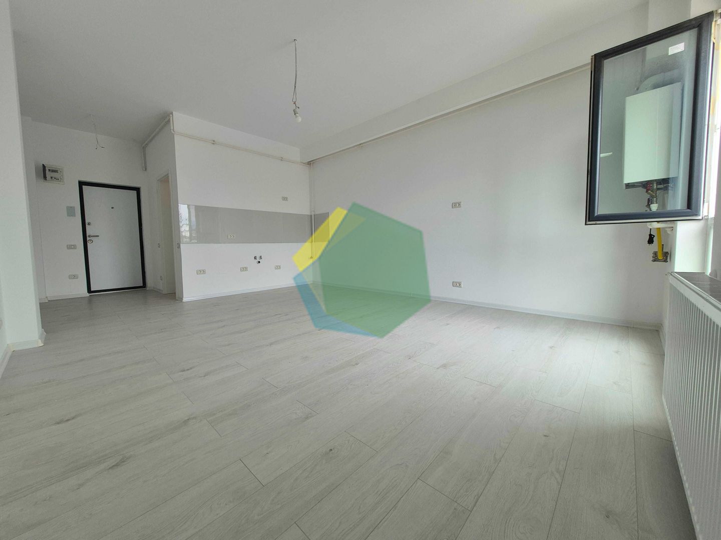 Garsonieră spatioasa 30 mp, bloc nou – Otopeni central - Poză 1