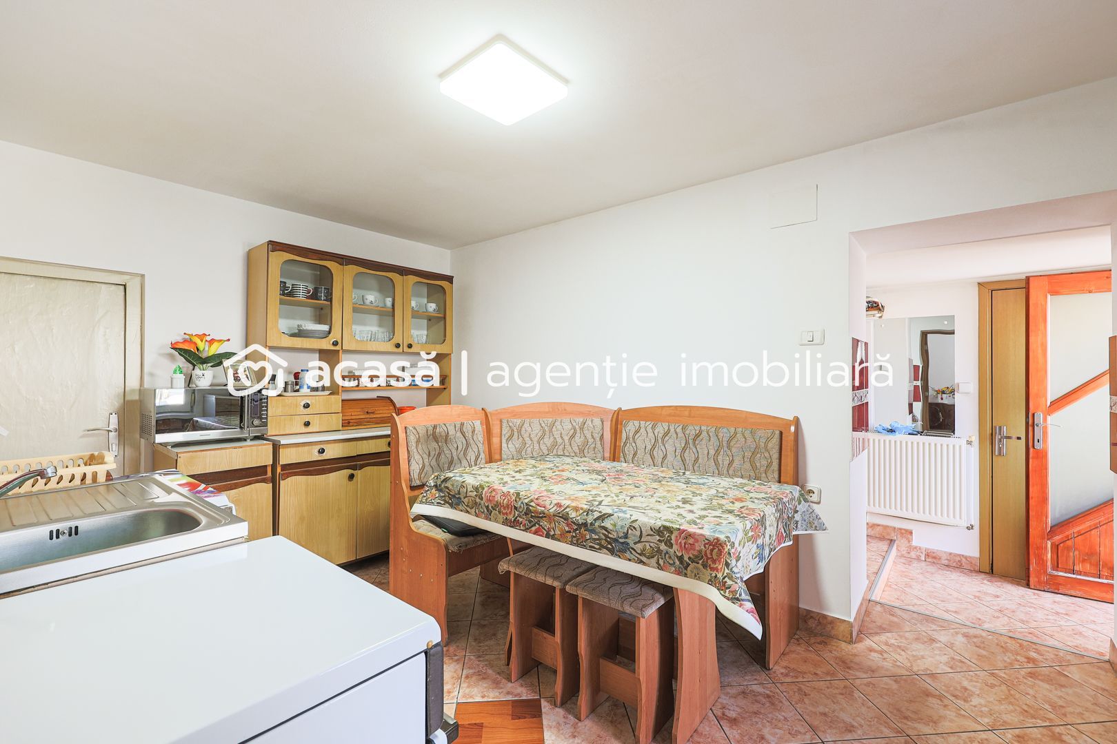 Preț redus! Casă în localitatea Turnu - Poză 6