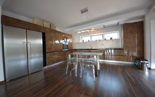 Apartament cu 3 camere în zona Basarab - Poză 9