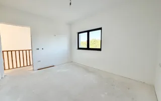 Duplex-uri cu 4 camere, 3 bai si perete coumn dublu in Chisoda, la asfalt. - Poză 14
