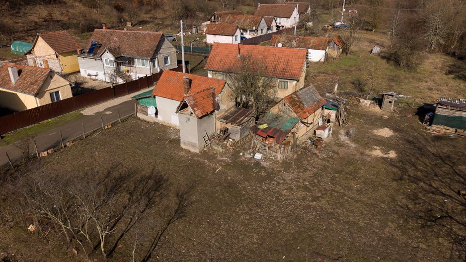 Teren intravilan de 302 mp în localitatea Șoimoș - Poză 22