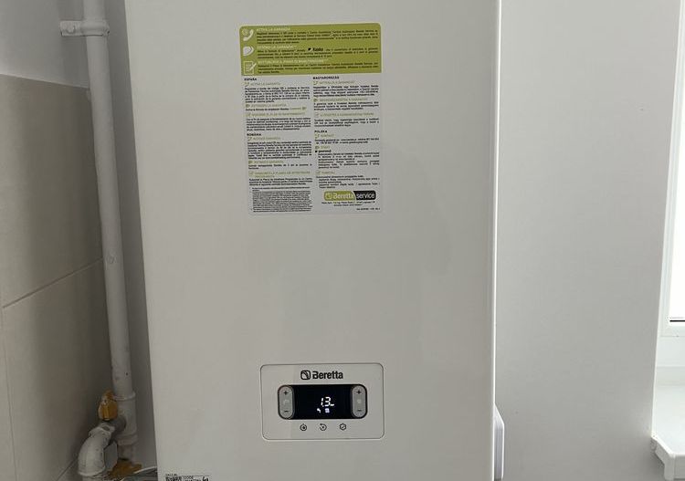 Apartament 2 camere+bucatarie separat+baie,hol si terasa+parcare - Poză 7