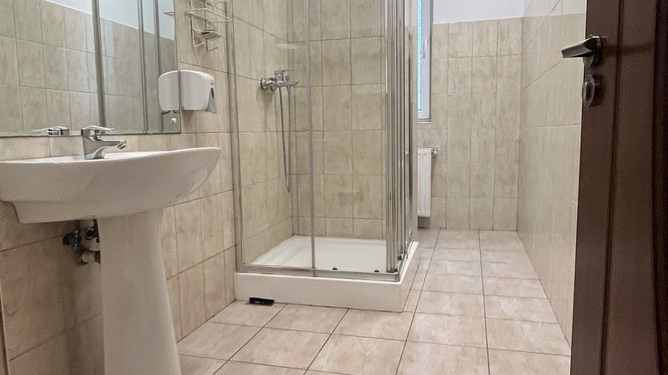 Cazare In Aparthotel Modern Utilat, Ideal pentru Echipe de Muncă - Poză 8