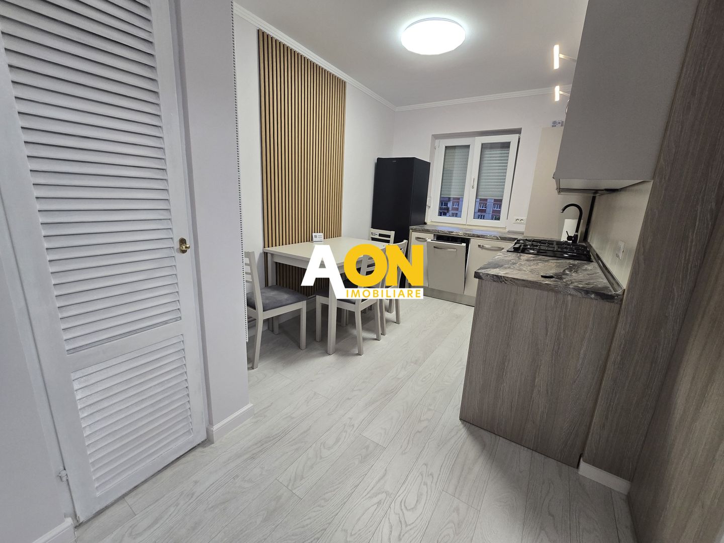 Apartament 2 Camere, Complet Renovat, Zona Centru - Poză 11