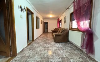 Casa + Spațiu comercial de vânzare în Onesti - Poză 3