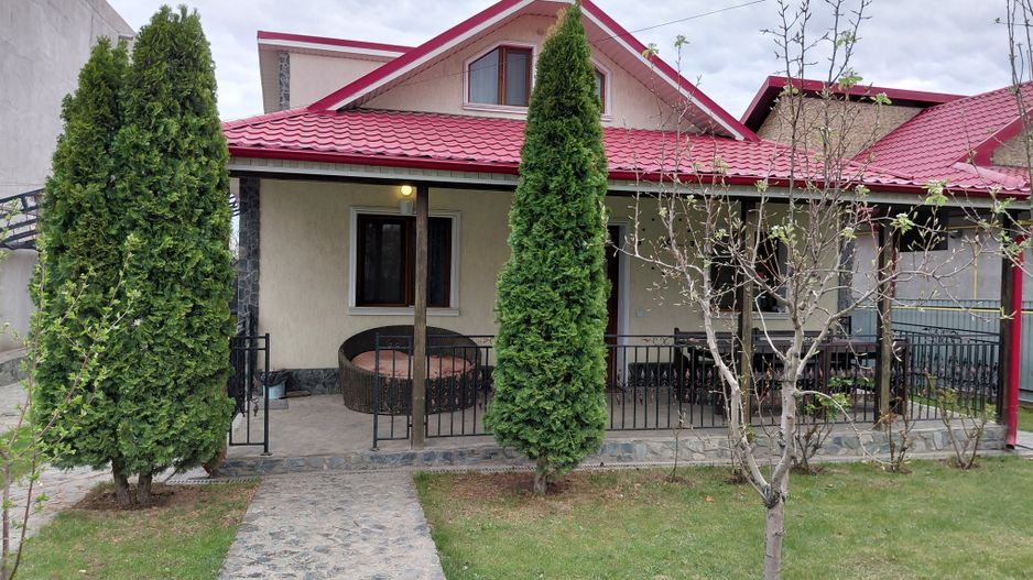 Casă spațioasă și primitoare, gata de mutare! Tulucesti! - Poză 1