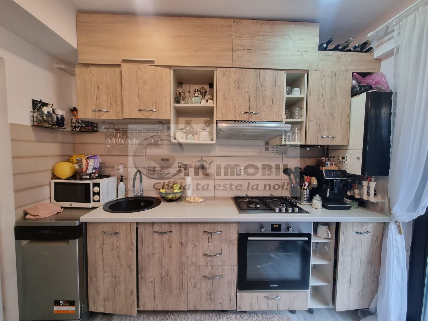 Ap cu 3 camere, 58 mp + terasa 40 mp si loc de parcare - 115000 euro - Poză 4