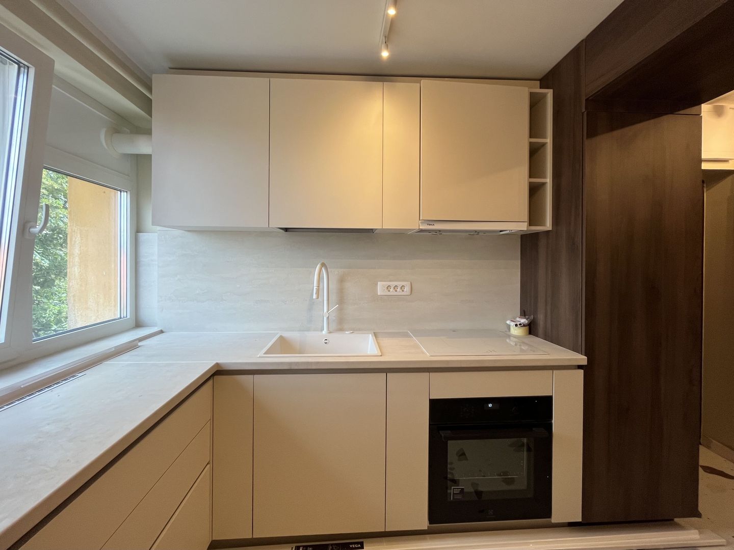 2 camere, prima inchiriere, vibrant, pet friendly lângă P-ta Victoriei - Poză 2