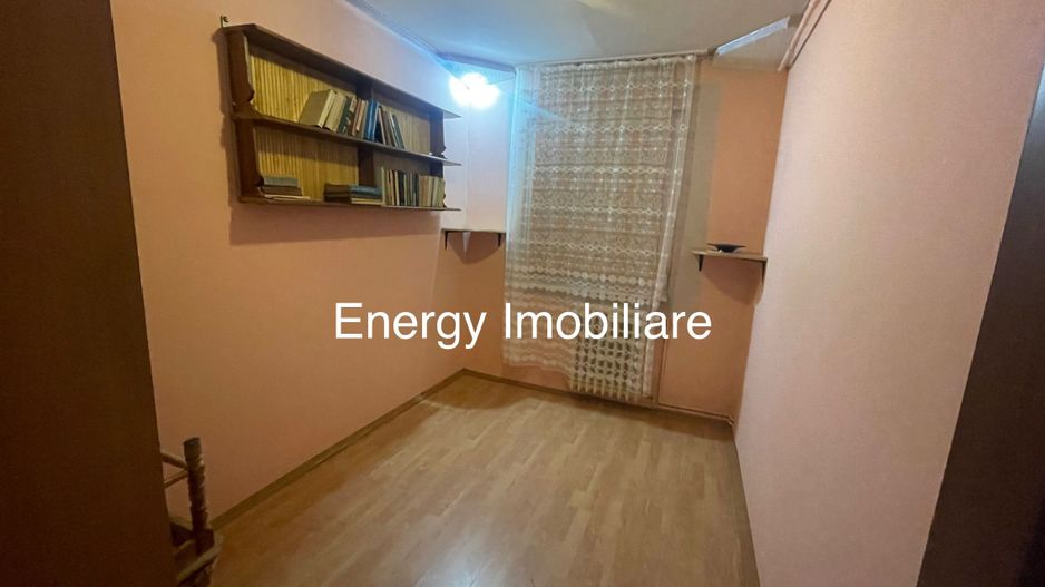 Apartament cu 3 camere,zona Dâmbul Pietros - Poză 1