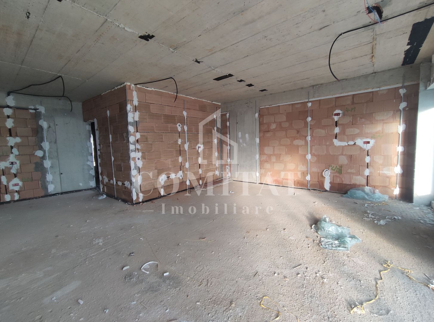 Apartament cu 3 camere | 100 mp | Europa - Poză 2