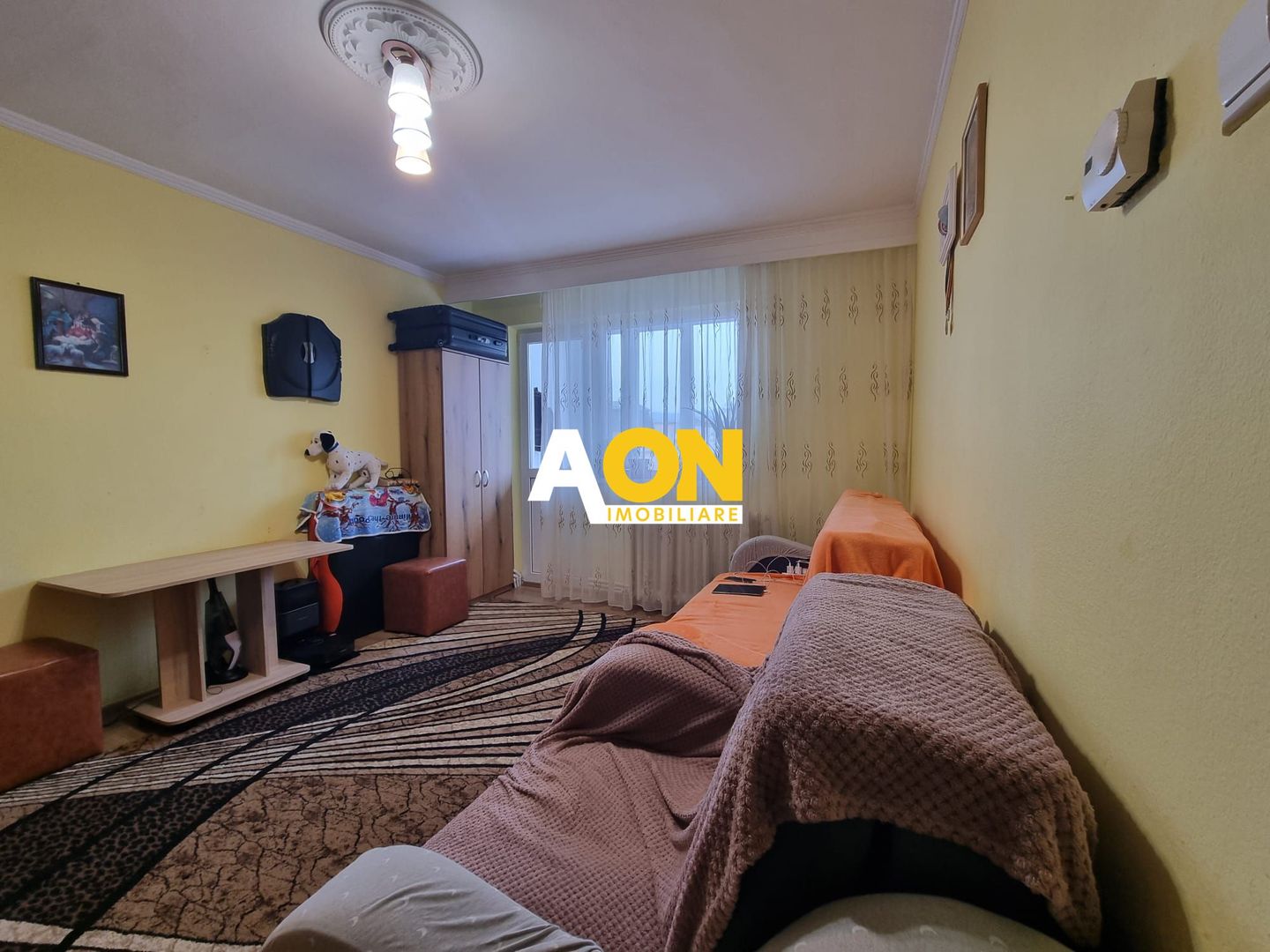 Apartament 2 camere, semidecomandat, Cetate - Poză 1
