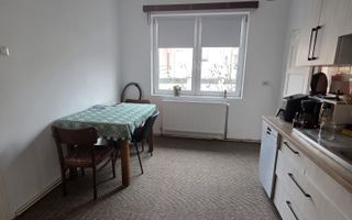 Apartament la casa 72 mp utili pet friendly si curte in zona Lazaret - Poză 8