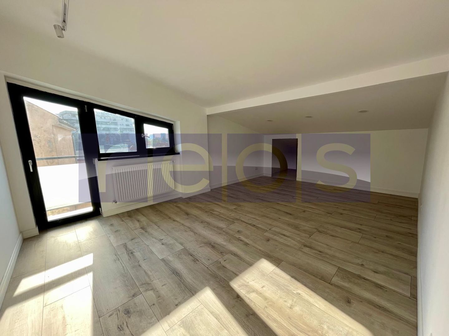 VANZARE APARTAMENT 3 CAMERE TEPES VODA CALEA CALARASILOR 87MP MANSARDA - Poză 7