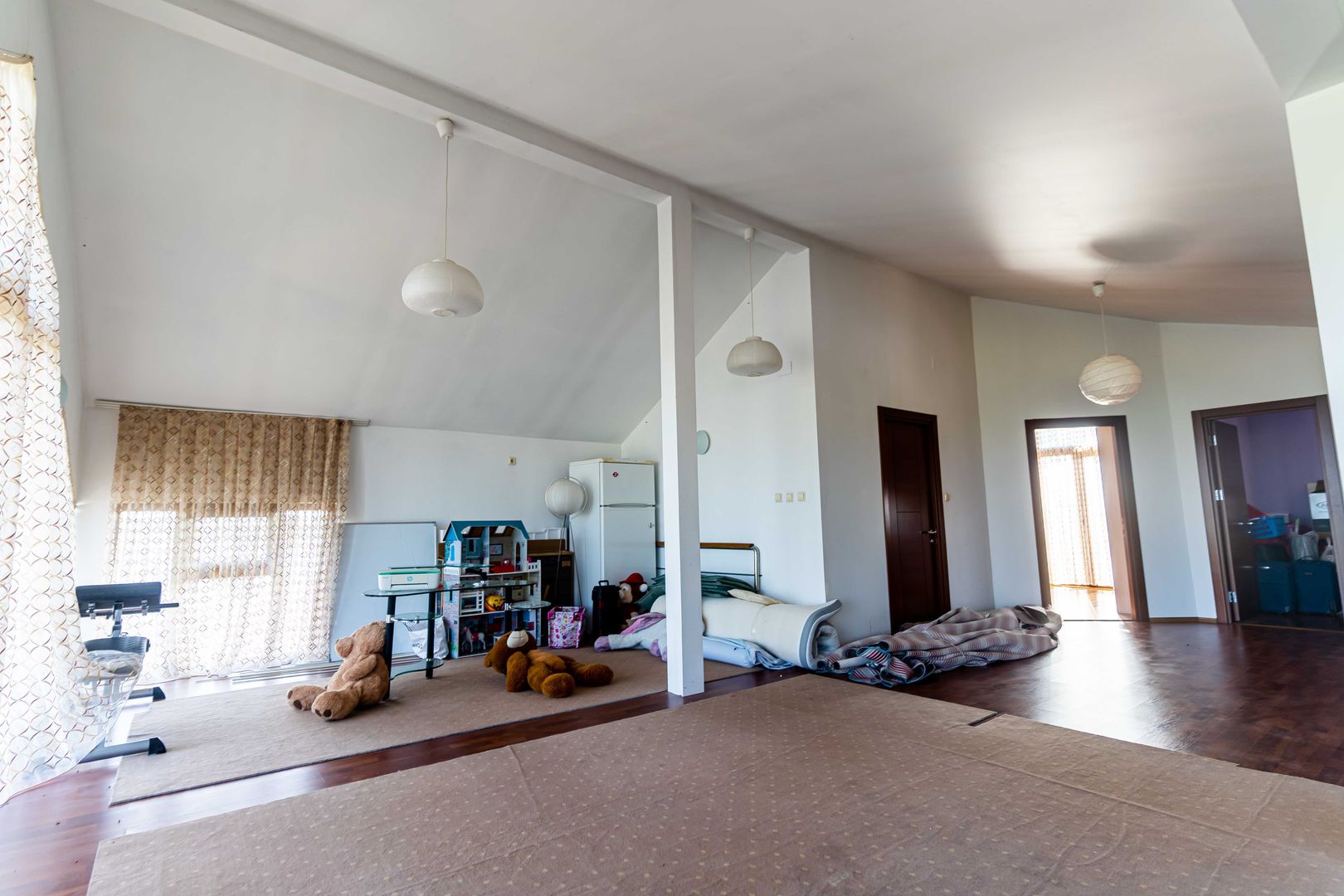 Casă / Vilă cu 6 camere de vânzare în Balotesti - Poză 21