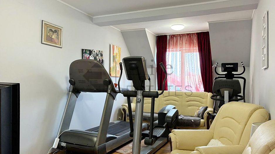 Casa singura in curte ultracentral in Oradea - Poză 16