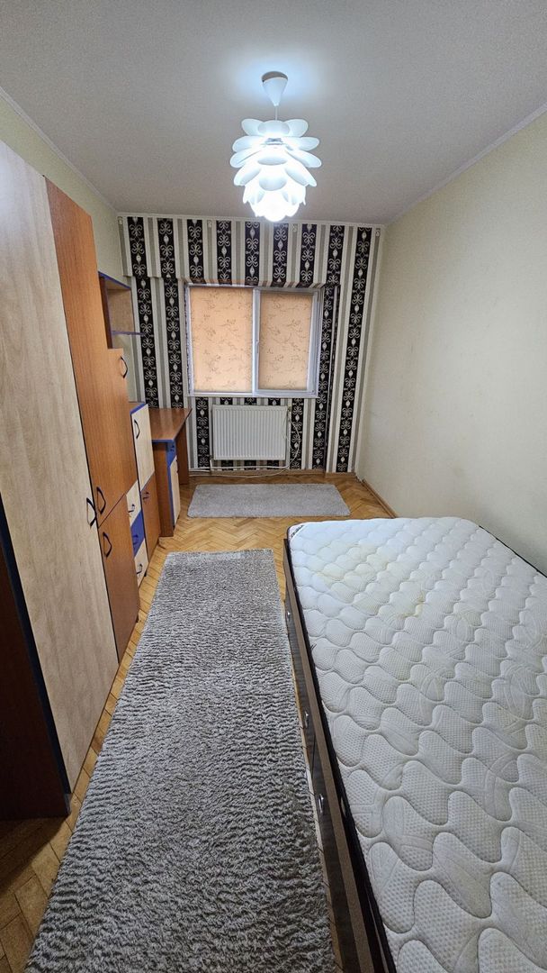 DE ÎNCHIRIAT - Apartament cu 3 camere, mobilat și utilat, zona TRAIAN; - Poză 5