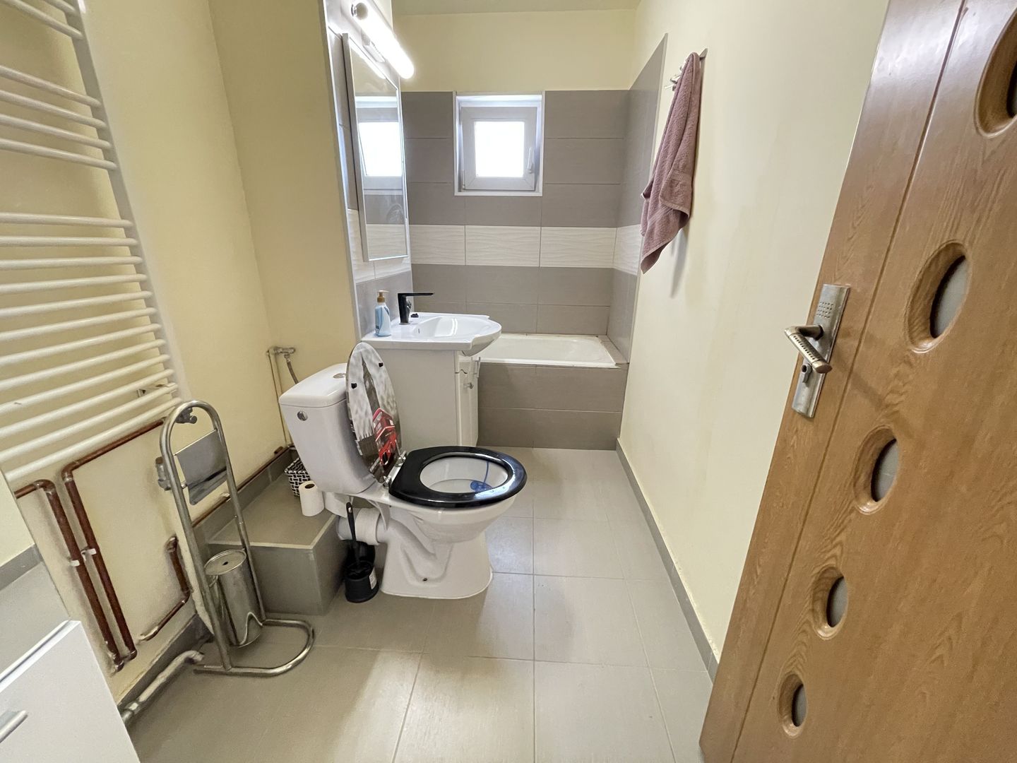 Apartament cu trei camere în bloc izolat -zona Aradului - Poză 16