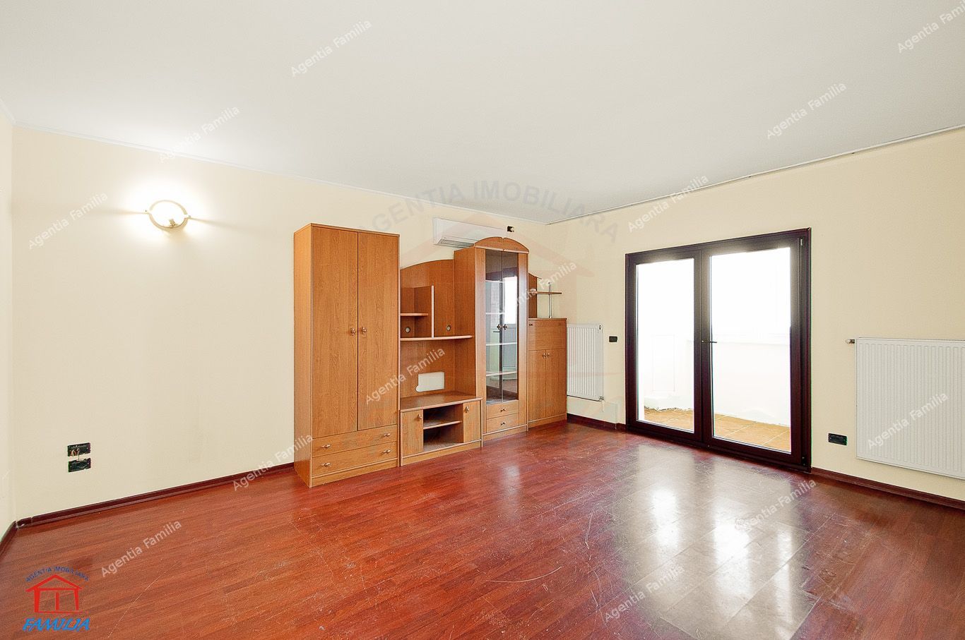 Apartament 3 camere dec in Galati Micro 21 vedere la Dunare langa turn - Poză 5