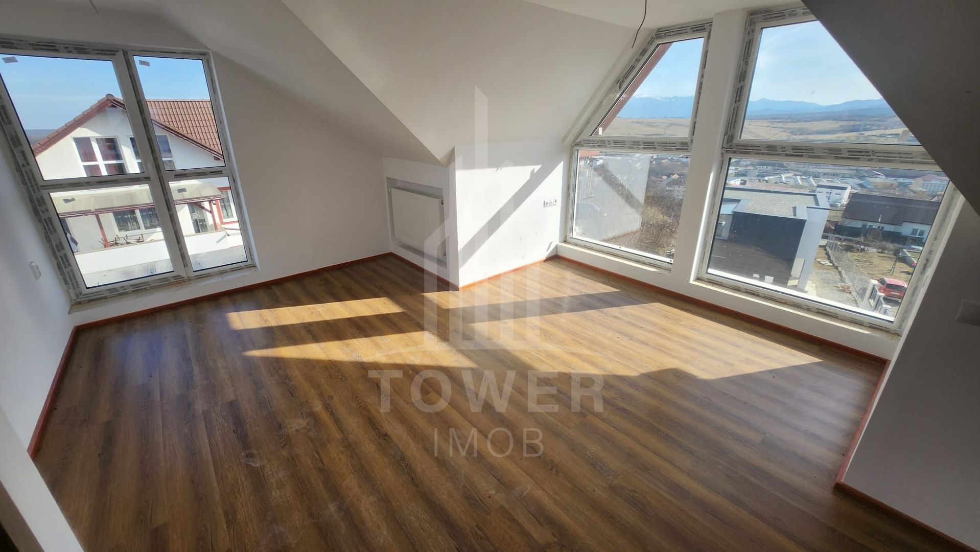 Apartament spatios 5 camere vedere spre munti - Poză 10