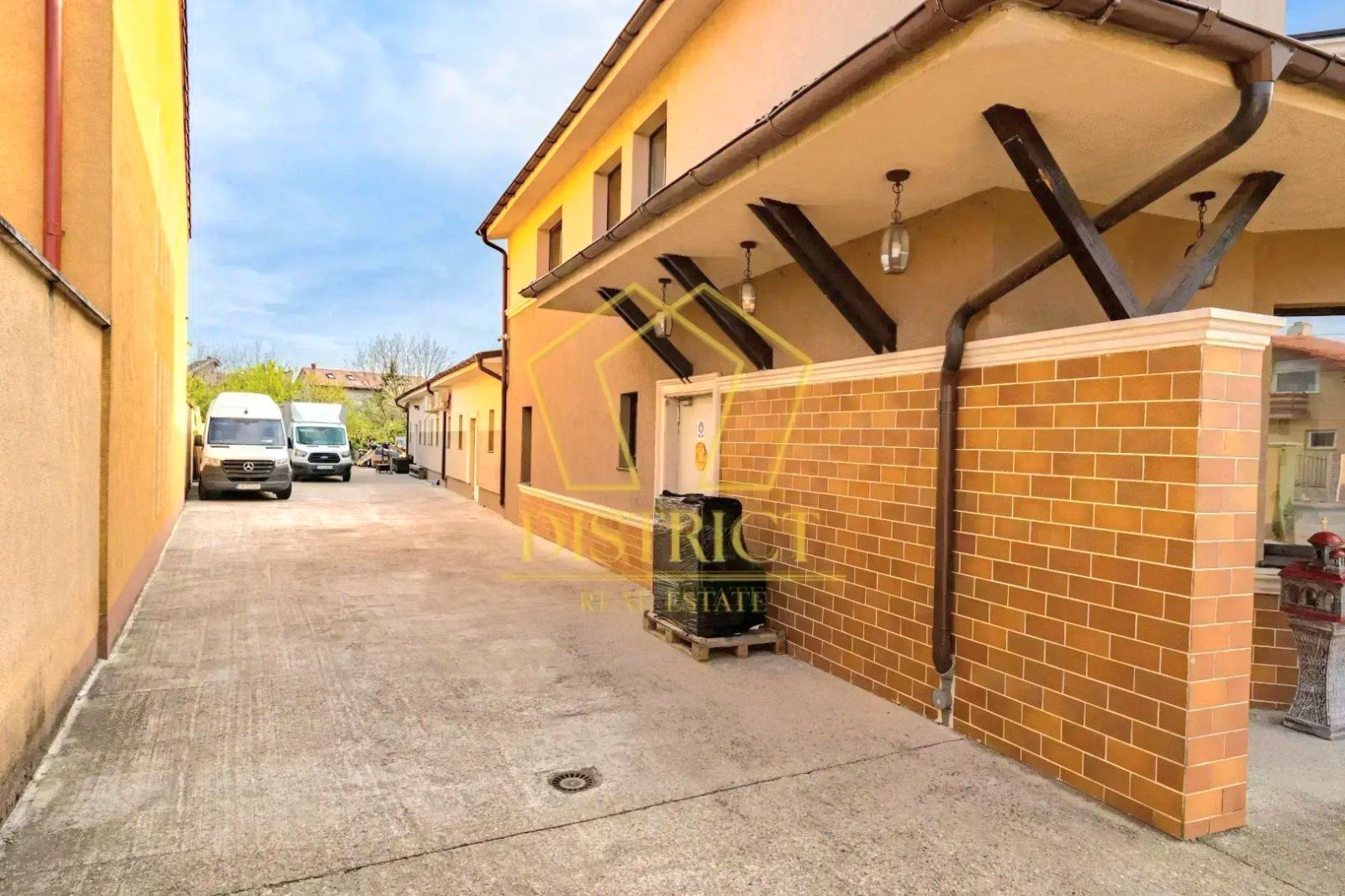 Cladire Birouri, Clinica, Comercial sau alte domenii de activitate I Mehala - Poză 8