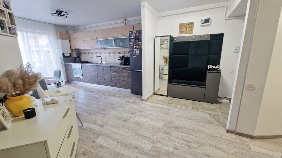 Apartament 3 camere, parcare, str Florilor Floresti Atelierul de Pizza - Poză 1