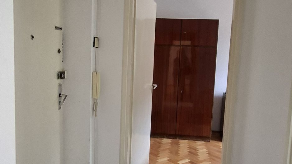 Apartament cu 3 camere - Centru - Poză 12