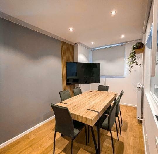 3 camere| DECOMANDAT| LOC DE PARCARE INCLUS  +TERASA 43 MP| VICTORIEI - Poză 4