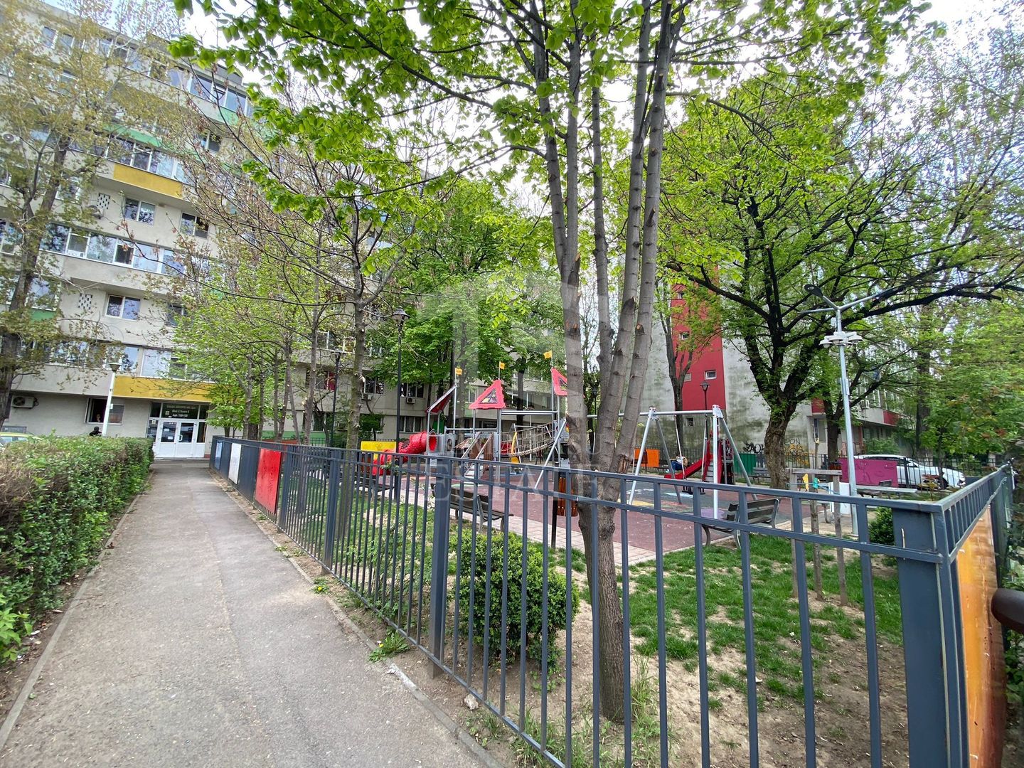 Apartament 2 camere Calea Griviței–1 Mai Metrou-vedere panoramica - Poză 1