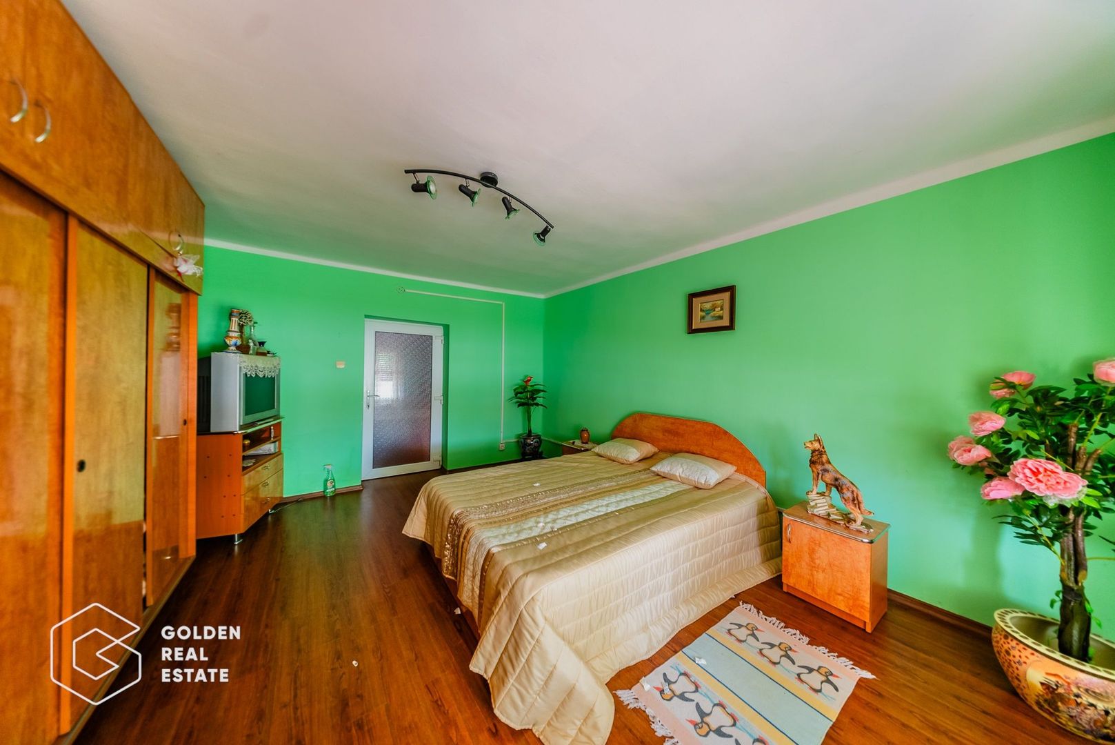 Casa situata in comuna Seitin, la cheie - Poză 6